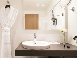 Croisette Beach Hotel Cannes - MGallery Collection