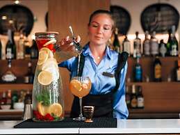 Croisette Beach Hotel Cannes - MGallery Collection