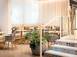 Croisette Beach Hotel Cannes - MGallery Collection