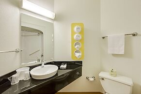 Motel 6 Brampton, ON - Toronto