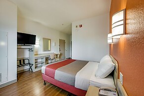 Motel 6 Brampton, ON - Toronto