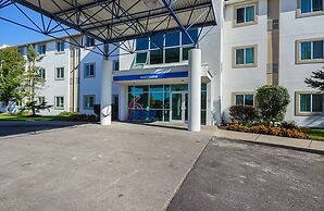 Motel 6 Whitby, ON - Toronto East