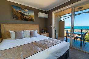 Aqualuna Beach Resort