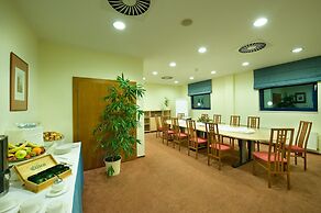 Ramada by Wyndham Airport Prague