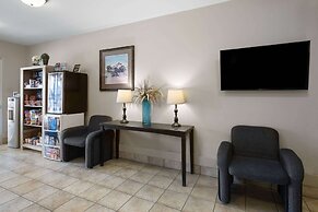Travelodge by Wyndham Fort McMurray