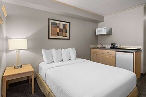 Travelodge by Wyndham Fort McMurray