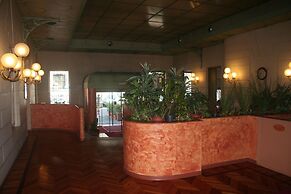 Albert Hotel