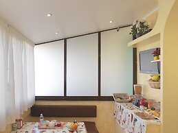Hotel Arco Romana