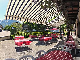 Alpina Hotel