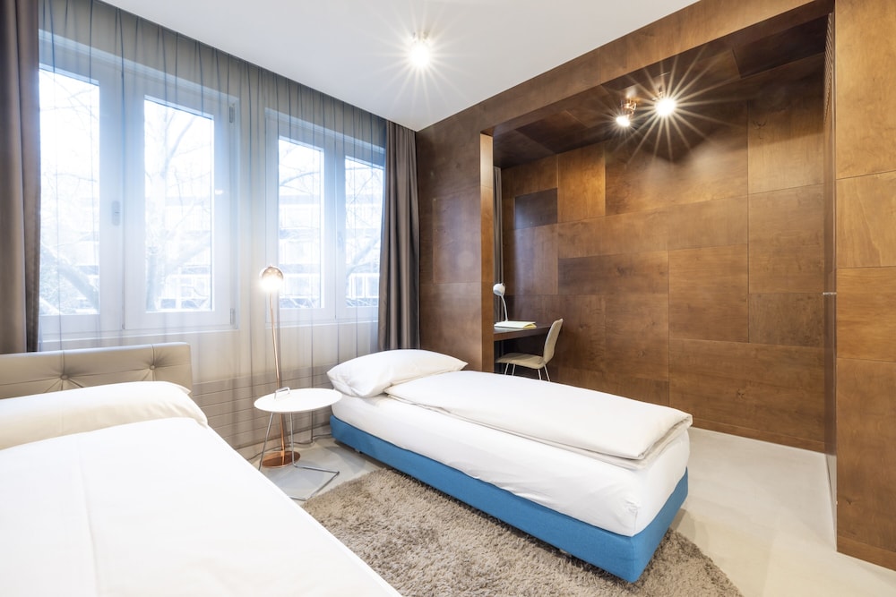 EMA House Hotel Suites