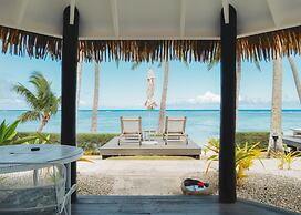 Motu Beachfront Art Villas