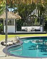 Motu Beachfront Art Villas