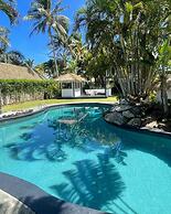 Motu Beachfront Art Villas
