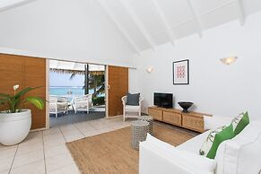 Motu Beachfront Art Villas