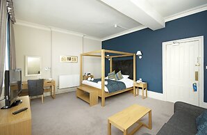 The George Hotel