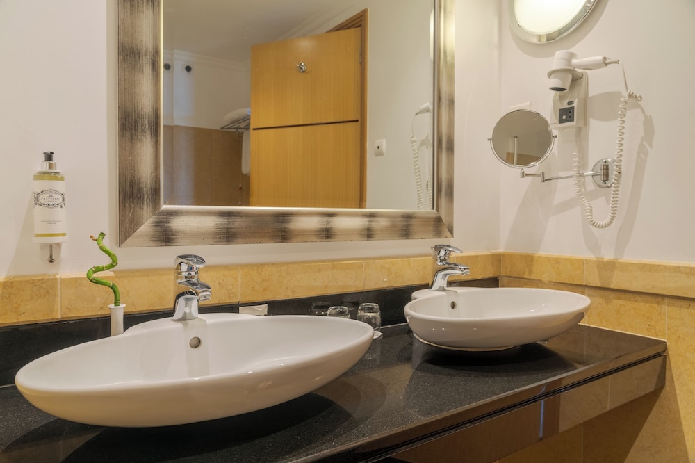 Pestana Grand Premium Ocean Resort