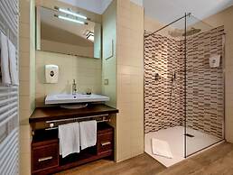 Luna Wellness Hotel
