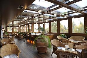 Luna Wellness Hotel
