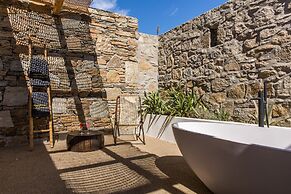 Ostraco Suites