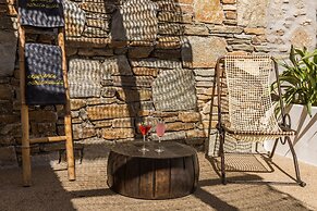 Ostraco Suites