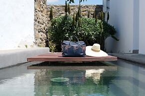 Ostraco Suites
