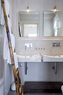 Ostraco Suites