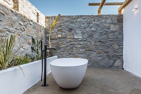 Ostraco Suites