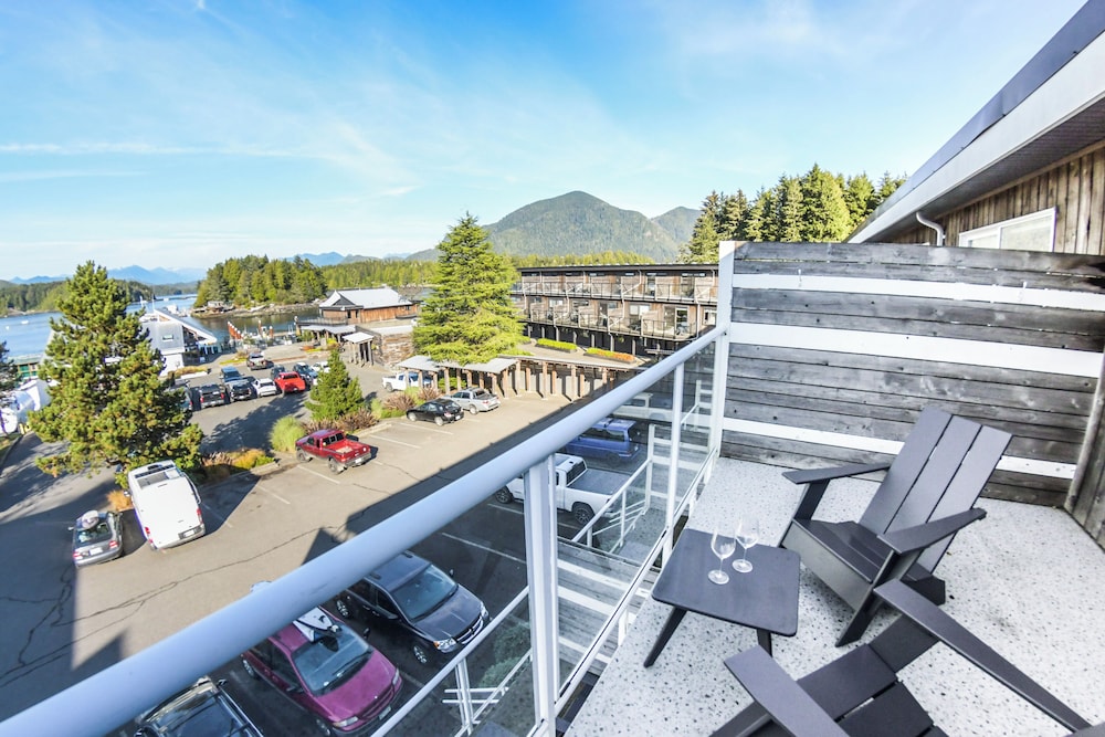 Tofino Resort & Marina