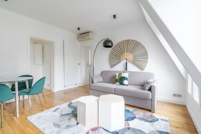 HotelHome Paris 16