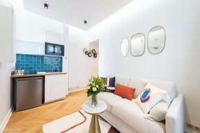 HotelHome Paris 16