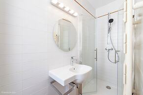 HotelHome Paris 16