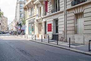 HotelHome Paris 16