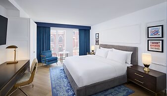 Pantages Hotel Downtown Toronto