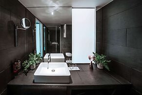 Hotel Q