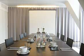 Hotel Q