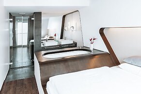 Hotel Q