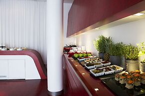 Hotel Q