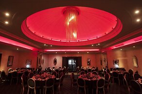The Cumberland Hotel - OCEANA COLLECTION