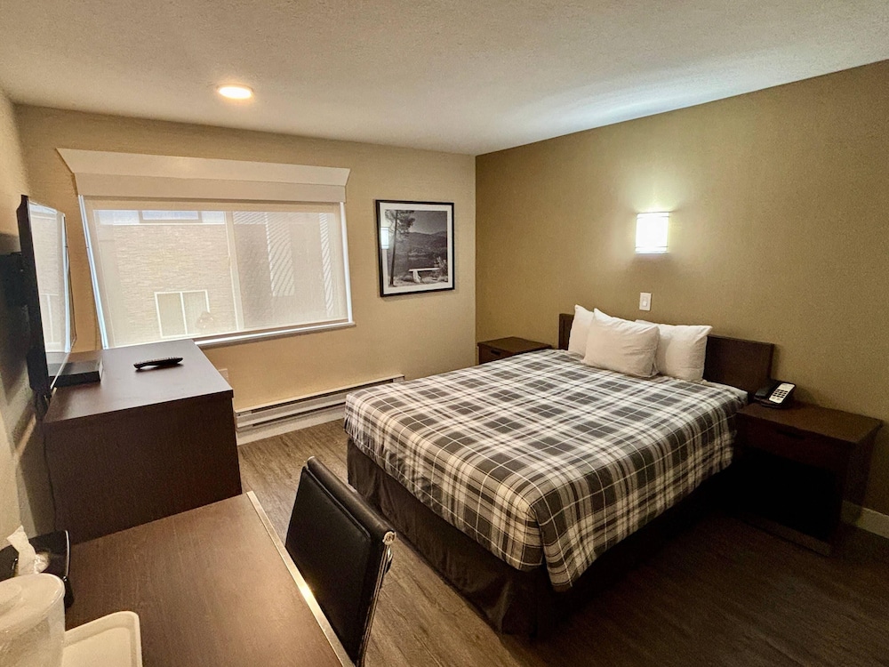 Rodeway Inn & Suites