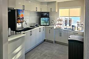 Rodeway Inn & Suites
