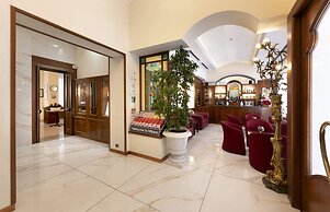 Lancaster Hotel