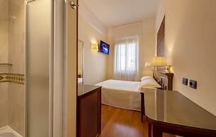 Lancaster Hotel