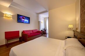 Lancaster Hotel