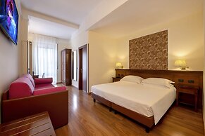 Lancaster Hotel