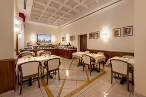 Lancaster Hotel