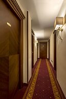 Lancaster Hotel