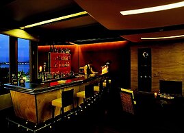Amphitryon Hotel