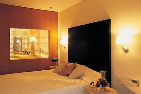 Amphitryon Hotel