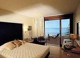 Amphitryon Hotel