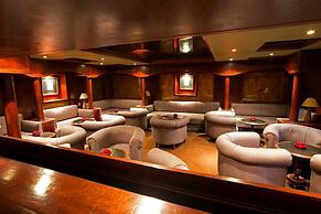 Hotel Nassim